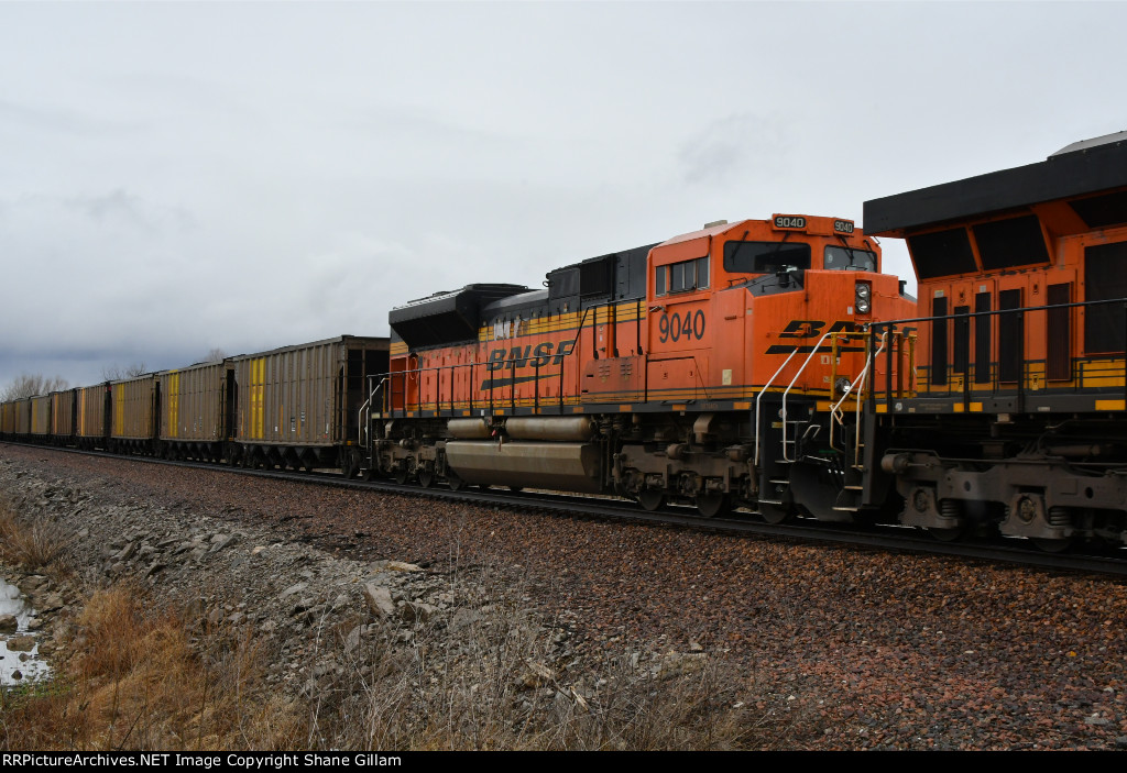 BNSF 9040 Roster shot.